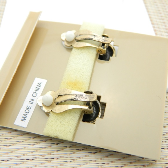 Earrings - Picture 4 of 4